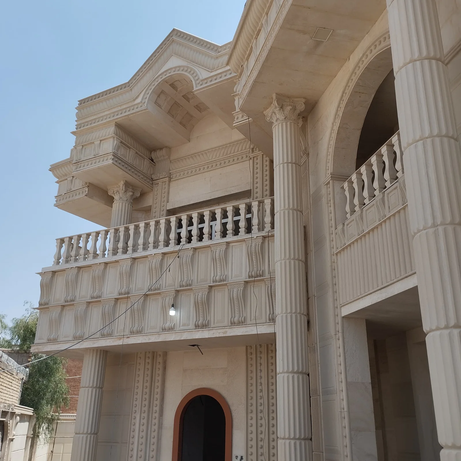 نمونه‌ای از نمای معماری در مجموعه تصاویر فرگاه