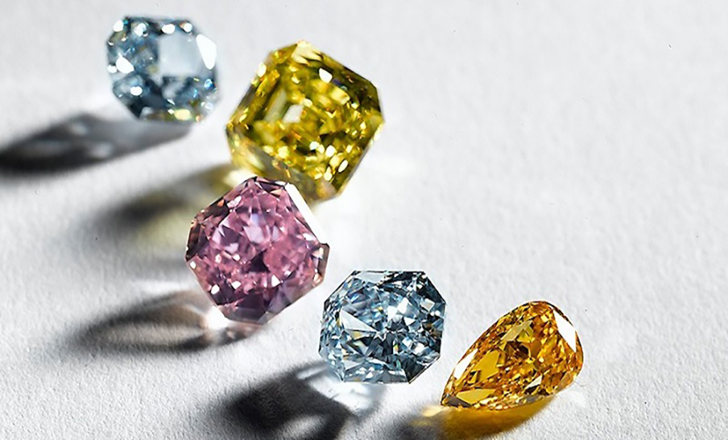 الماس های رنگی D-to-Z(نمای ساختمان)