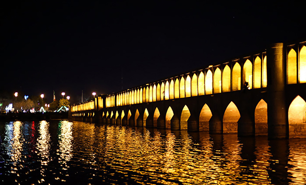 سی و سه پل اصفهان(نمای ساختمان)