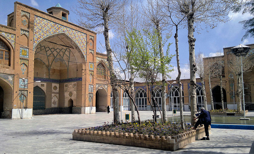 مسجد جامع بروجرد از دیگر آثار معماری لرستان(نمای ساختمان)
